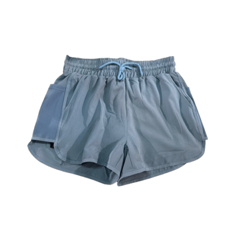 Shorts deportivos de color azul claro, con cintura elástica y cordón ajustable, ideales para actividades al aire libre y ejercicio.